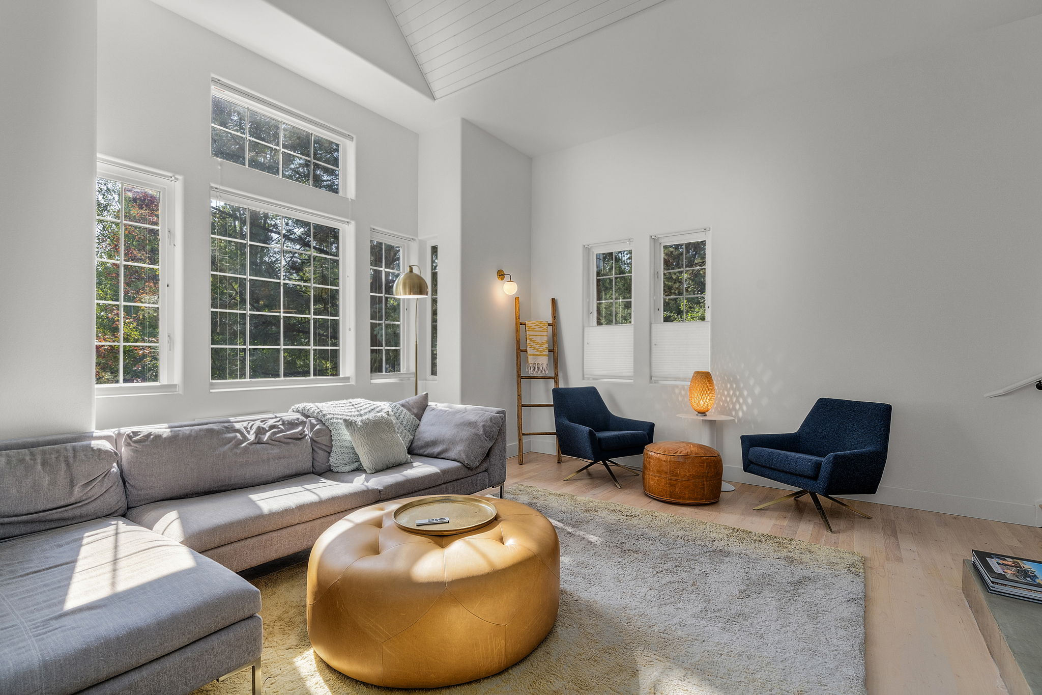Custom living room in Central Oregon